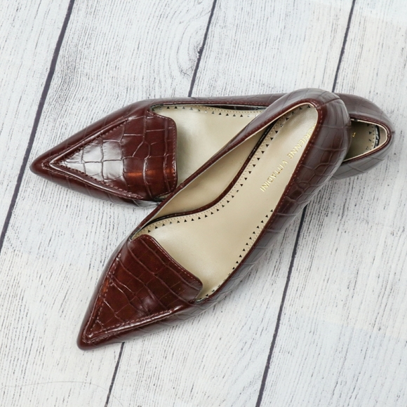 Adrienne Vittadini Shoes - NWOT Adrienne Vittadini Scout Shoes Croc Leather